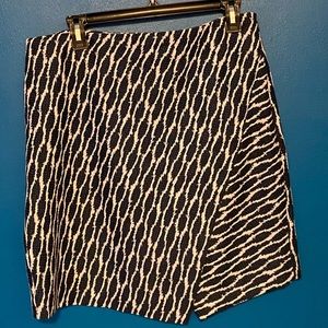 Black and white Loft skirt